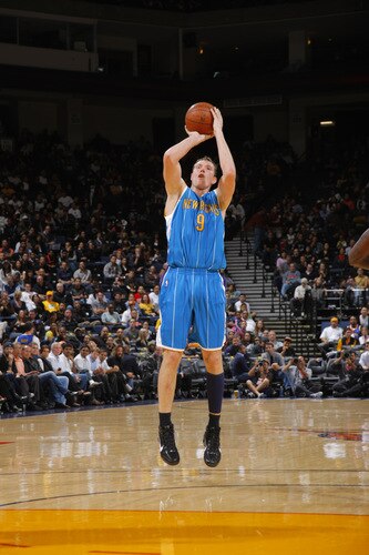 OAKLAND, CA - OCTOBER 22: Darius Songalia #9 of the New Orleans Hornets connects on an open jump shot against the Golden State Warriors on October 22, 2009 at Oracle Arena in Oakland, California. <br /><br /><span class="help">(Photo by Rocky Widner/NBAE via Getty Images)</span>