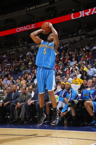 OAKLAND, CA - OCTOBER 22: Marcus Thornton #5 of the New Orleans Hornets hits a baseline three against the Golden State Warriors on October 22, 2009 at Oracle Arena in Oakland, California. <br /><br /><span class="help">(Photo by Rocky Widner/NBAE via Getty Images)</span>