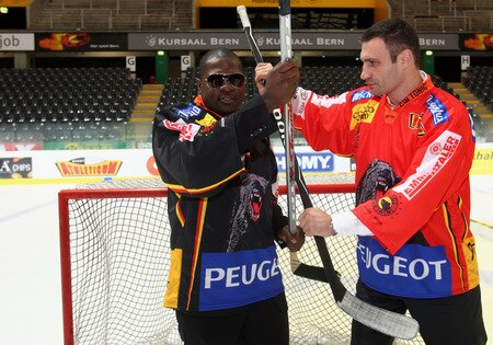 BERN, SWITZERLAND - OCTOBER 23:  Vitali Klitschko (R) and Kevin Johnson pose for the media on the ice of the Post Finance Arena after a news conference October 23, 2009 in Bern, Switzerland. The WBC Heavyweight Championship fight between Vitali Klitschko of Ukraine and Kevin Johnson of the United States will take place at the Finance Arena on December 12, 2009 in Bern, Switzerland.  <br /><br /><span class="help">(Photo by Miguel Villagran/Bongarts/Getty Images)</span>