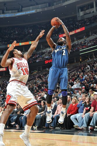 CHICAGO - OCTOBER 23: DeShawn Stevenson #2 of the Washington Wizards shoots the ball as James Johnson #16 of the Chicago Bulls tries to block on October 23, 2009 at the United Center in Chicago, Illinois. <br /><br /><span class="help">(Photo by Randy Belice/NBAE via Getty Images)</span>