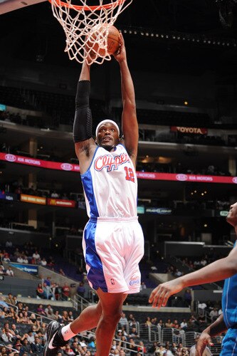 LOS ANGELES - OCTOBER 23:  Al Thornton #12 of the Los Angeles Clippers goes up for a dunk during a game against the New Orleans Hornets at Staples Center on October 23, 2009 in Los Angeles, California. <br /><br /><span class="help">(Photo by Noah Graham/NBAE via Getty Images)</span>