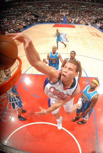 LOS ANGELES - OCTOBER 23:  Blake Griffin #32 of the Los Angeles Clippers dunks during a game against the New Orleans Hornets at Staples Center on October 23, 2009 in Los Angeles, California. <br /><br /><span class="help">(Photo by Noah Graham/NBAE via Getty Images)</span>