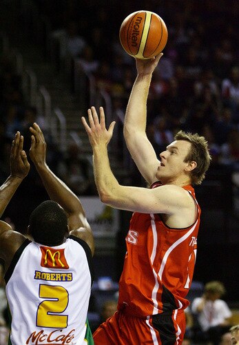 WOLLONGONG, AUSTRALIA - OCTOBER 24:  Cameron Tragardh of the Hawks shoots for the basket during the round five NBL match between the Wollongong Hawks and the Townsville Crocodiles at Wollongong Entertainment Centre on October 24, 2009 in Wollongong, Australia.  <br /><br /><span class="help">(Photo by Mark Nolan/Getty Images)</span>