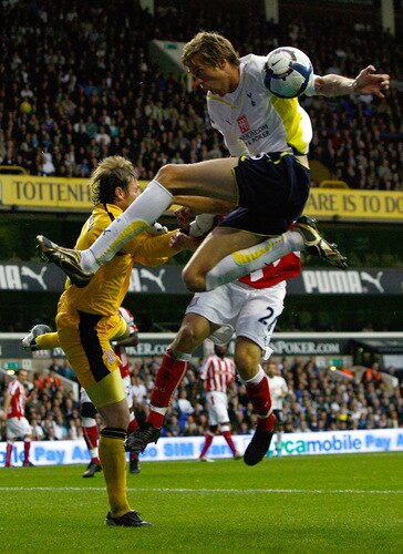 LONDON, ENGLAND - OCTOBER 24:  Peter Crouch of Tottenham Hotspur misses a goal chance during the Barclays Premier League match between Tottenham Hotspur and Stoke City at White Hart Lane on October 24, 2009 in London, England.  <br /><br /><span class="help">(Photo by Clive Rose/Getty Images)</span>
