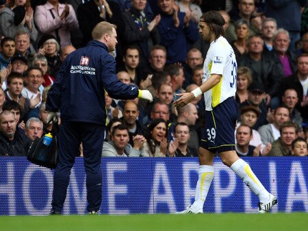 LONDON, ENGLAND - OCTOBER 24:  Jonathan Woodgate of Tottenham Hotspur comes off injured during the UEFA Champions League Group A match between Bordeaux and FC Bayern Muenchen at the Stade Chaban-Delmas on October 21, 2009 in Bordeaux, France.  <br /><br /><span class="help">(Photo by Clive Rose/Getty Images)</span>