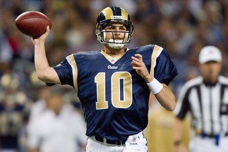 ST. LOUIS, MO - OCTOBER 25: Marc Bulger #10 of the St. Louis Rams passes against the Indianapolis Colts at the Edward Jones Dome on October 25, 2009 in St. Louis, Missouri.  <br /><br /><span class="help">(Photo by Dilip Vishwanat/Getty Images)</span>
