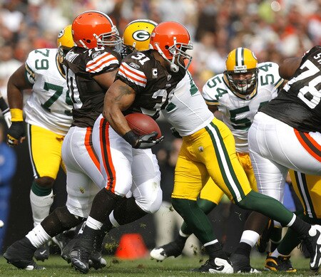 CLEVELAND, OH - OCTOBER 25:  Jamal Lewis #31 of the Cleveland Browns runs the ball against the Green Bay Packers at Cleveland Browns at Cleveland Browns Stadium on October 25, 2009 in Cleveland, Ohio.  <br /><br /><span class="help">(Photo by Matt Sullivan/Getty Images)</span>