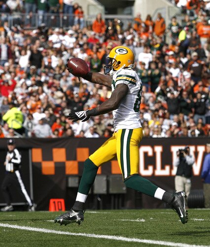 CLEVELAND, OH - OCTOBER 25:  Donald Driver #80 of the Green Bay Packers celebrates after scoring a touchdown against the Cleveland Browns at Cleveland Browns Stadium on October 25, 2009 in Cleveland, Ohio.  <br /><br /><span class="help">(Photo by Matt Sullivan/Getty Images)</span>