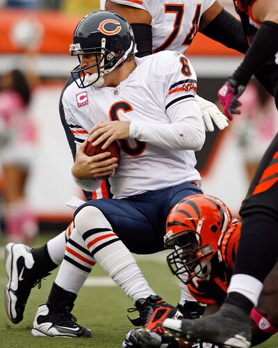 CINCINNATI - OCTOBER 25: Jay Cutler #6 of the Chicago Bears is sacked during the NFL game against the Cincinnati Bengals at Paul Brown Stadium on October 25, 2009 in Cincinnati, Ohio. The Bengals won 45-10. <br /><br /><span class="help">(Photo by Andy Lyons/Getty Images)</span>
