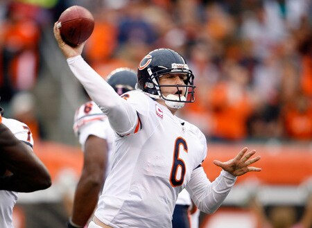CINCINNATI - OCTOBER 25:  Jay Cutler #6 of the Chicago Bears throws the ball during the NFL game against the Cincinnati Bengals at Paul Brown Stadium on October 25, 2009 in Cincinnati, Ohio. The Bengals won 45-10.  <br /><br /><span class="help">(Photo by Andy Lyons/Getty Images)</span>