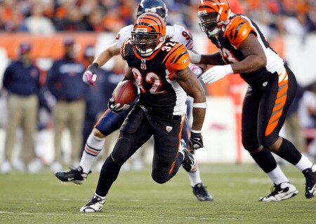 CINCINNATI - OCTOBER 25:  Cedric Benson #32 of the Cincinnati Bengals runs with the ball  during the NFL game against the Chicago Bears at Paul Brown Stadium on October 25, 2009 in Cincinnati, Ohio.  The Bengals won 45-10.  <br /><br /><span class="help">(Photo by Andy Lyons/Getty Images)</span>