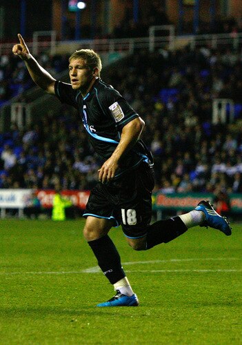 READING, ENGLAND - OCTOBER 26:  Martyn Waghorn of Leicester City celebrates his goal during the Coca-Cola Championship match between Reading and Leicester City on October 26, 2009 in Reading, England.  <br /><br /><span class="help">(Photo by Clive Rose/Getty Images)</span>