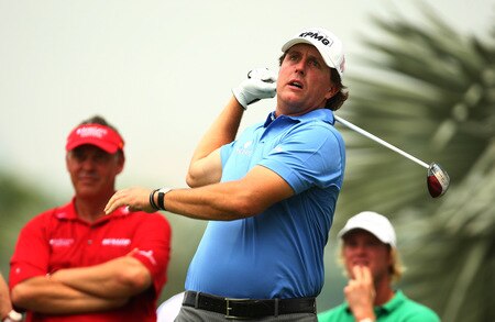SINGAPORE - OCTOBER 27:  Phil Mickelson of USA in action during the practice round of the Barclays Singapore Open at Sentosa Golf Club on October 27, 2009 in Singapore, Singapore.  <br /><br /><span class="help">(Photo by Ian Walton/Getty Images)</span>
