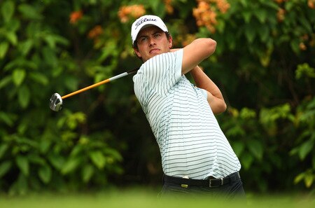SINGAPORE - OCTOBER 27:  Adam Scott of Australia in action during the practice round of the Barclays Singapore Open at Sentosa Golf Club on October 27, 2009 in Singapore, Singapore.  <br /><br /><span class="help">(Photo by Ian Walton/Getty Images)</span>