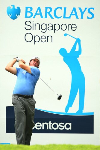 SINGAPORE - OCTOBER 27:  Phil Mickelson of USA in action during the practice round of the Barclays Singapore Open at Sentosa Golf Club on October 27, 2009 in Singapore, Singapore.  <br /><br /><span class="help">(Photo by Ian Walton/Getty Images)</span>