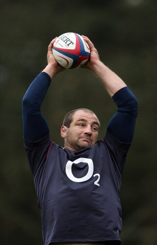 BAGSHOT, ENGLAND - OCTOBER 28:  Steve Borthwick the England captain catches the ball during the England training session held at Pennyhill Park on October 28, 2009 in Bagshot, England.  <br /><br /><span class="help">(Photo by David Rogers/Getty Images)</span>