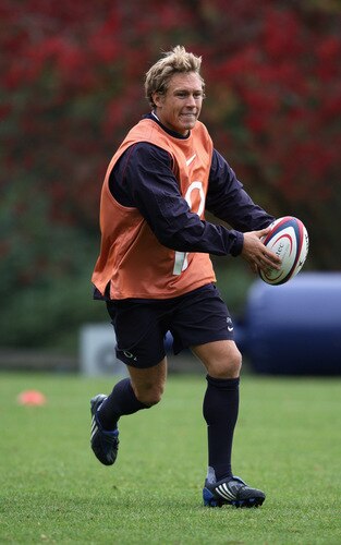 BAGSHOT, ENGLAND - OCTOBER 28:  Jonny Wilkinson runs with the ball during the England training session held at Pennyhill Park on October 28, 2009 in Bagshot, England.  <br /><br /><span class="help">(Photo by David Rogers/Getty Images)</span>