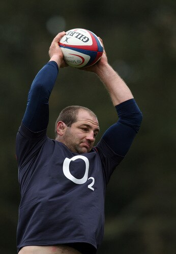 BAGSHOT, ENGLAND - OCTOBER 28:  Steve Borthwick the England captain catches the ball during the England training session held at Pennyhill Park on October 28, 2009 in Bagshot, England.  <br /><br /><span class="help">(Photo by David Rogers/Getty Images)</span>