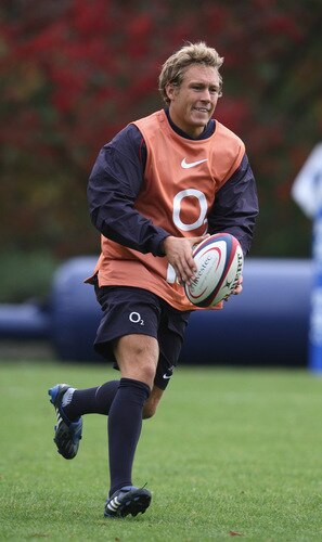 BAGSHOT, ENGLAND - OCTOBER 28:  Jonny Wilkinson runs with the ball during the England training session held at Pennyhill Park on October 28, 2009 in Bagshot, England.  <br /><br /><span class="help">(Photo by David Rogers/Getty Images)</span>