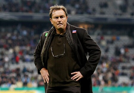 MUNICH, GERMANY - OCTOBER 28:  Head coach Ewald Lienen of Muenchen looks on prior to the DFB Cup round of 16 match between 1860 Muenchen and FC Schalke 04 at Allianz Arena on October 28, 2009 in Munich, Germany.  <br /><br /><span class="help">(Photo by Alexander Hassenstein/Bongarts/Getty Images)</span>