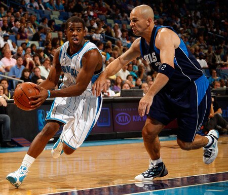 NEW ORLEANS - NOVEMBER 04:  Chris Paul #3 of the New Orleans Hornets drives the ball around Jason Kidd #2 of the Dallas Mavericks at New Orleans Arena on November 4, 2009 in New Orleans, Louisiana.  <br /><br /><span class="help">(Photo by Chris Graythen/Getty Images)</span>