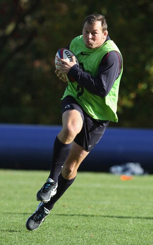BAGSHOT, ENGLAND - NOVEMBER 04:  Steve Thompson powers forward during the England training session held at Pennyhill Park on November 4, 2009 in Bagshot, England.  <br /><br /><span class="help">(Photo by David Rogers/Getty Images)</span>