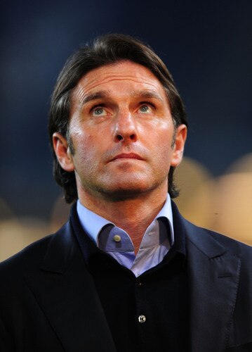 HAMBURG, GERMANY - NOVEMBER 05:  Head coach Bruno Labbadia of Hamburg looks on during the UEFA Europa League game between Hamburger Sv and Glasgow Celtic  on November 5, 2009 in Hamburg, Germany.  <br /><br /><span class="help">(Photo by Stuart Franklin/Bongarts/Getty Images)</span>