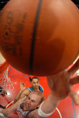 LOS ANGELES - NOVEMBER 2:  Chris Kaman #35 of the Los Angeles Clippers goes up for a shot during a game against the Minnesota Timberwolves at Staples Center on November 2, 2009 in Los Angeles, California. <br /><br /><span class="help">(Photo by Andrew D. Bernstein/NBAE via Getty Images)</span>