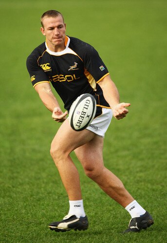 LEICESTER, ENGLAND - NOVEMBER 05:  Bakkies Botha of South Africa in action during a South Africa Training Session at Welford Road on November 5, 2009 in Leicester, England.  <br /><br /><span class="help">(Photo by Matthew Lewis/Getty Images)</span>