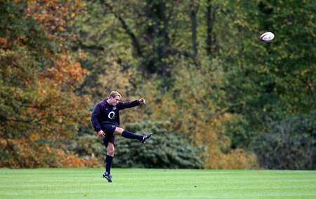BAGSHOT, ENGLAND - NOVEMBER 04:  Jonny Wilkinson kicks the ball upfield during the England training session held at Pennyhill Park on November 4, 2009 in Bagshot, England.  <br /><br /><span class="help">(Photo by David Rogers/Getty Images)</span>