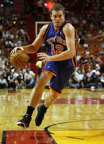MIAMI - OCTOBER 28:  David Lee #42 of the New York Knicks drives to the basket against the Miami Heat at AmericanAirlines Arena on October 28, 2009 in Miami, Florida. The Heat defeated the Knicks 115-93. <br /><br /><span class="help">(Photo by Doug Benc/Getty Images)</span>