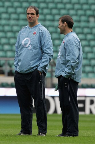 LONDON, ENGLAND - NOVEMBER 06:  England manager Martin Johnson speaks with assistant coach John Wells during the England training session at Twickenham on November 6, 2009 in London, England.  <br /><br /><span class="help">(Photo by David Rogers/Getty Images)</span>