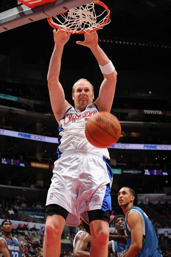 LOS ANGELES - NOVEMBER 2:  Chris Kaman #35 of the Los Angeles Clippers dunks against the Minnesota Timberwolves at Staples Center on November 2, 2009 in Los Angeles, California. <br /><br /><span class="help">(Photo by Noah Graham/NBAE via Getty Images)</span>