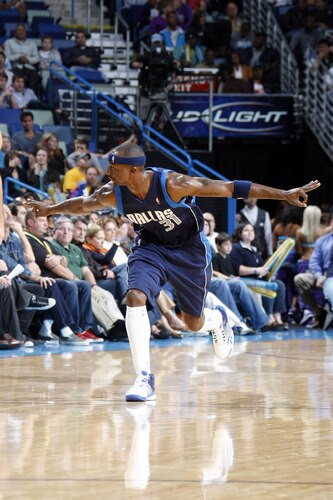 NEW ORLEANS - NOVEMBER 4: Jason Terry #31 of the Dallas Mavericks gestures after making a three point shot against the New Orleans Hornets on November 4, 2009 at the New Orleans Arena in New Orleans, Louisiana. <br /><br /><span class="help">(Photo by Layne Murdoch/NBAE via Getty Images)</span>