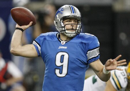 DETROIT , MI - NOVEMBER 26:  Matthew Stafford #9 of the Detroit Lions throws a first quarter pass while playing the Green Bay Packers on November 26, 2009 at Ford Field in Detroit, Michigan.  <br /><br /><span class="help">(Photo by Gregory Shamus/Getty Images)</span>