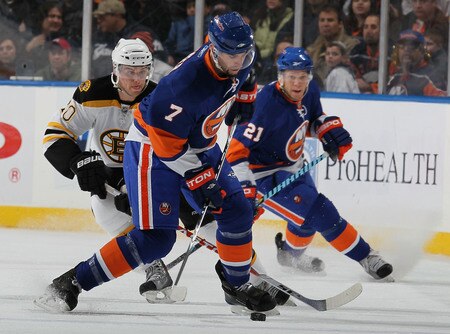 UNIONDALE, NY - DECEMBER 12:  Trent Hunter #7of the New York Islanders in action against the Boston Bruins during their game at the Nassau Coliseum on December 12, 2009 at the Nassau Coliseum in Uniondale, New York.  <br /><br /><span class="help">(Photo by Al Bello/Getty Images)</span>