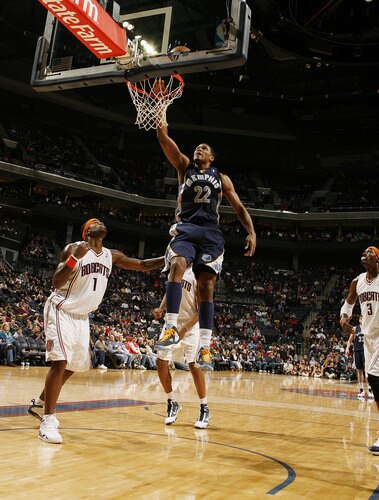 CHARLOTTE, NC - JANUARY 9:  Rudy Gay #22 of the Memphis Grizzlies dunks against Stephen Jackson #1 of the Charlotte Bobcats on January 9, 2010 at the Time Warner Cable Arena in Charlotte, North Carolina.  <br /><br /><span class="help">(Photo by Brock Williams-Smith/NBAE via Getty Images)</span>