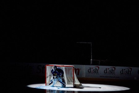 ST. LOUIS, MO. - JANUARY 14: Chris Mason #50 of the St. Louis Blues takes the ice against the Minnesota Wild at the Scottrade Center on January 14, 2010 in St. Louis, Missouri.  <br /><br /><span class="help">(Photo by Dilip Vishwanat/Getty Images)</span>