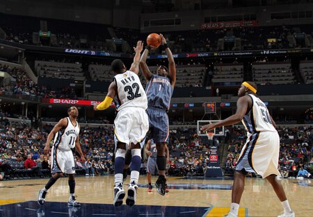 MEMPHIS, TN - FEBRUARY 26: Stephen Jackson #1 of the Charlotte Bobcats shoots over O.J. Mayo #32 of the Memphis Grizzlies on February 26, 2010 at FedExForum in Memphis, Tennessee.  <br /><br /><span class="help">(Photo by Joe Murphy/NBAE via Getty Images)</span>