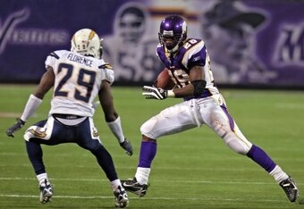 20343375_chargers_v_vikings_crop_340x234
