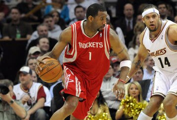 20168474_rockets_v_cavaliers_feature