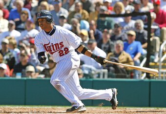 37539730_yankees_v_twins_crop_340x234