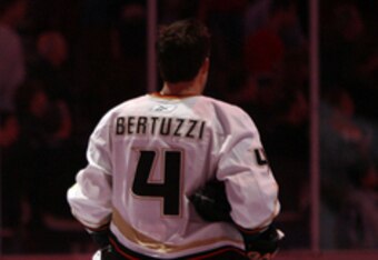 74083239_nhl_ducks_canadiens_crop_340x234