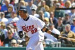 37539730_yankees_v_twins_crop_150x100