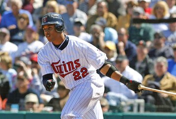 37539730_yankees_v_twins_feature