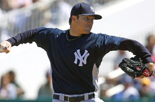 37539724_yankees_v_twins_crop_310x205