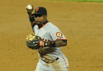 00733075_giants_v_dodgers_crop_340x234