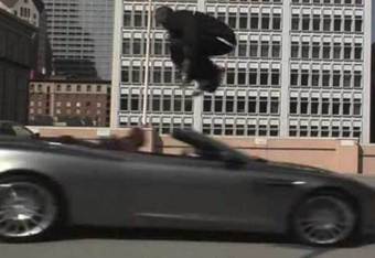 Kobejumpingovercar_crop_340x234