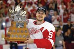 5240540_niklas_lidstrom_crop_150x100