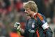 Oliver-kahn-ballt-d_184141g_medium